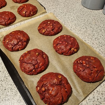 Chunky Red Velvet Cookies