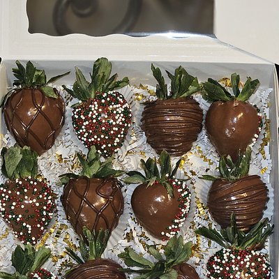 1 DZ Milk Chocolate Strawberries 