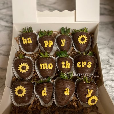 Chocolate Covered Strawberries 12CT