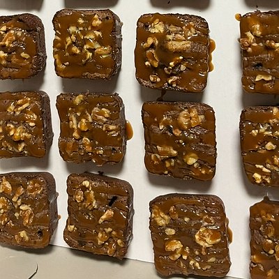 Caramel Walnut Brownie 