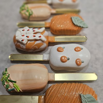 Custom Cakesicles- 1 Dozen