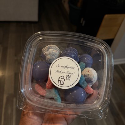 Small Pan Of Candy Grapes