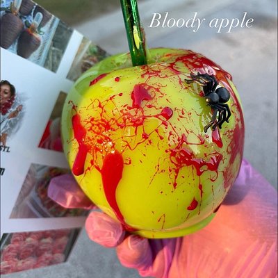 Spooky Bloody Candy Apple 