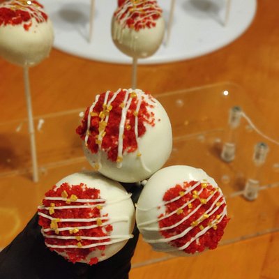 Cake Pops By The Dozen