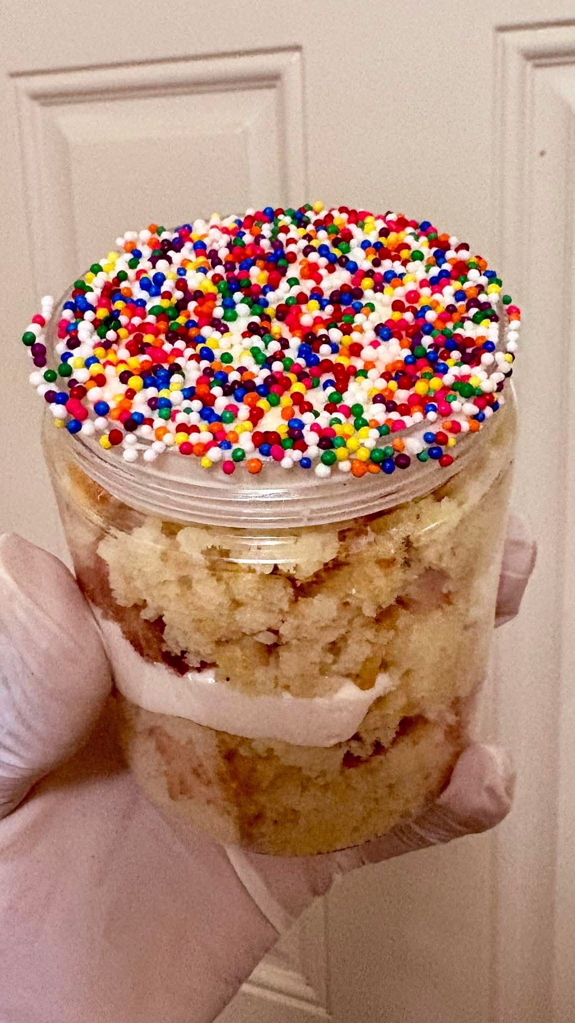 VIRAL Dot Cake Jars 