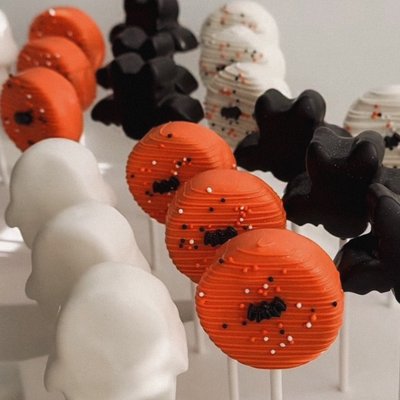 Halloween Cake Pops