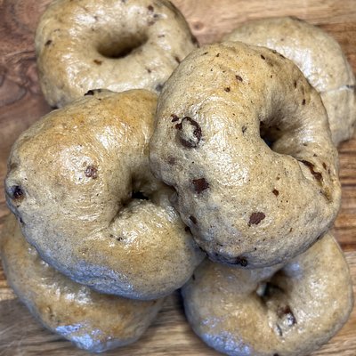 Cinnamon Raisin Bagels (8)