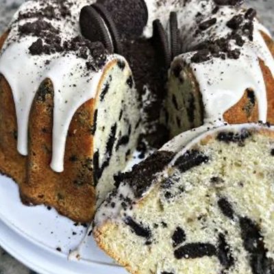 Oreo Cookies And Cream Pound Cake