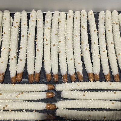 1 Dzn Pretzel Rods