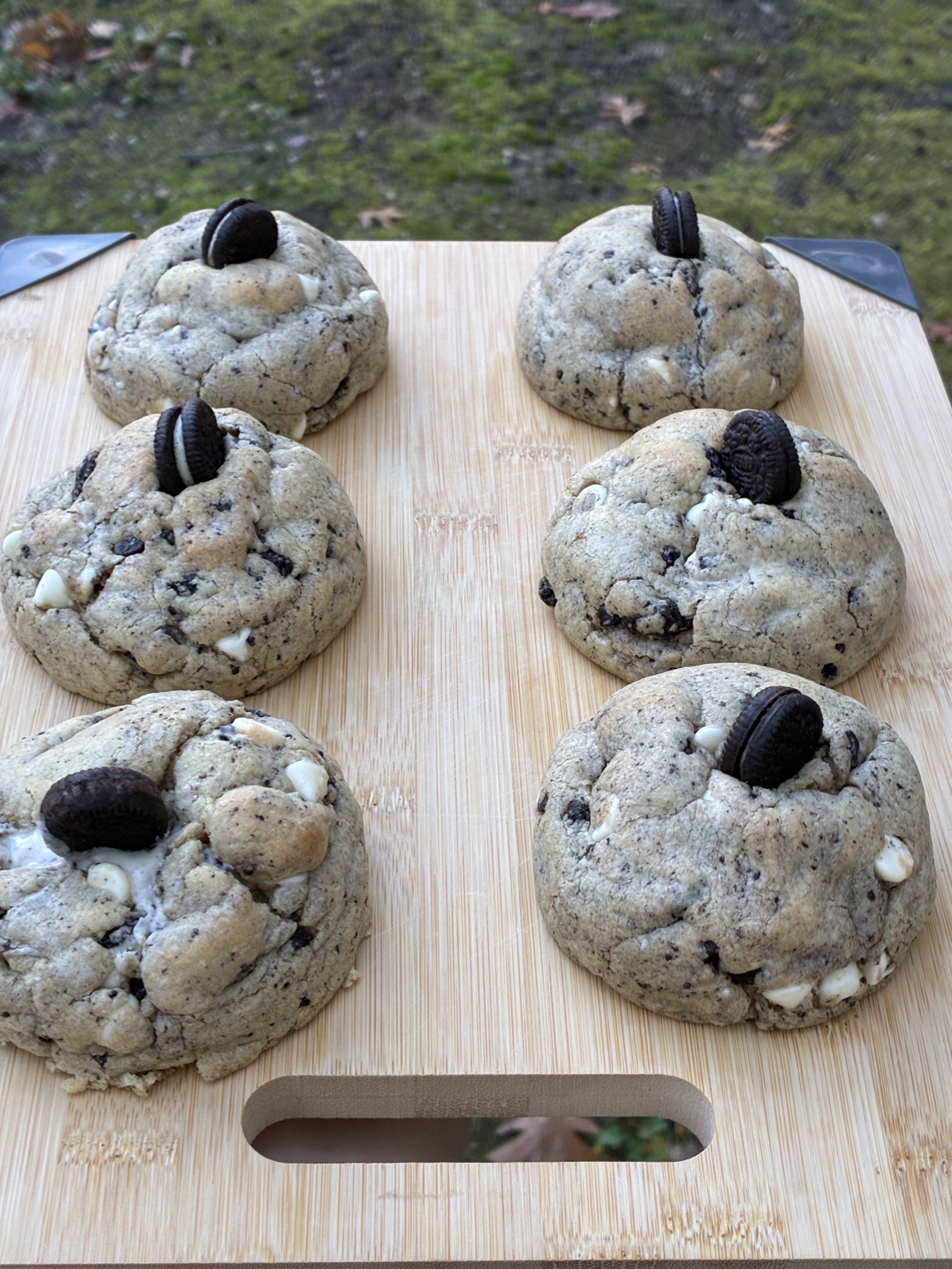 Stuffed Cookies and Cream Cookie
