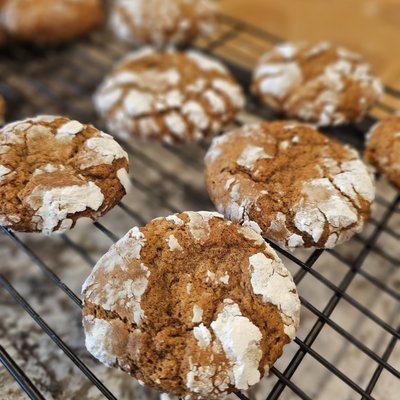 Gingerbread Crinkle Cookies