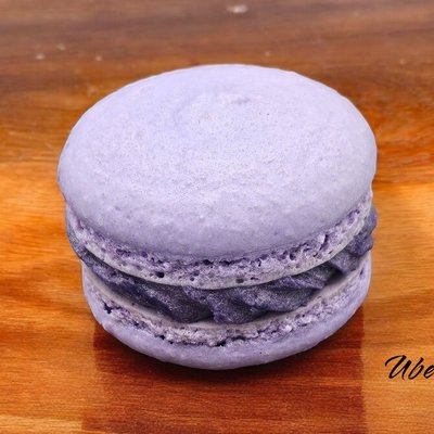 Ube Macaron