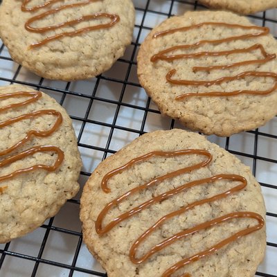 Oatmeal Caramel Cookies