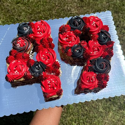 Medium Double Layered Cookie Cake - Double Character