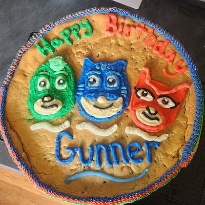 16 inch Cookie Cake With Buttercream Frosting