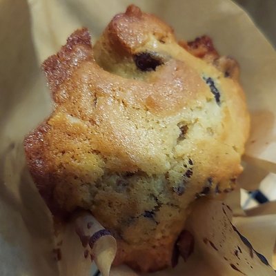 Almond-Chocolate Chip Muffins - 1/2 Dozen