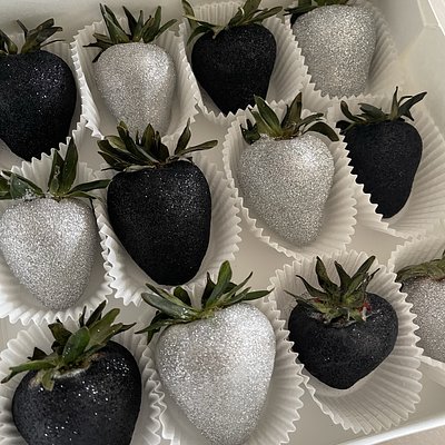 Strawberries 🍫🍓