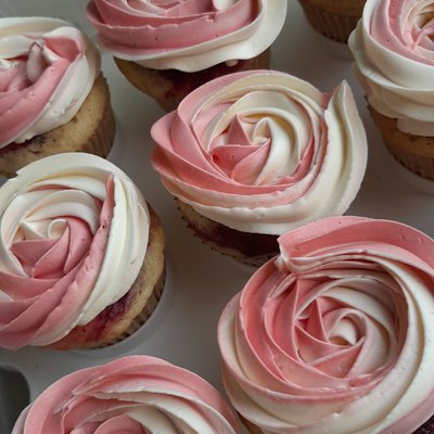 Raspberry Swirl Cupcakes 