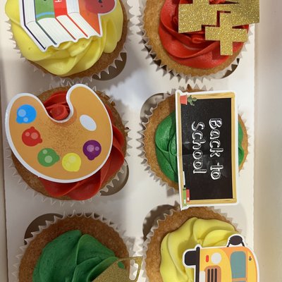 6 Cupcakes 