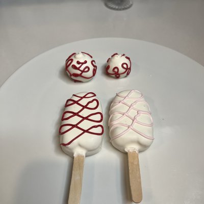Cakesicles 
