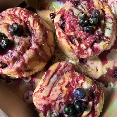 Jumbo Lemon Blueberry Rolls (4) 