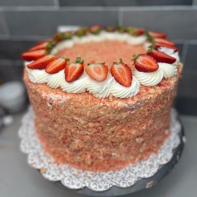8 Inch Strawberry Crunch Cake With Cheesecake Center