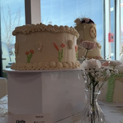 Cake Two Tiers 6” & 8” 