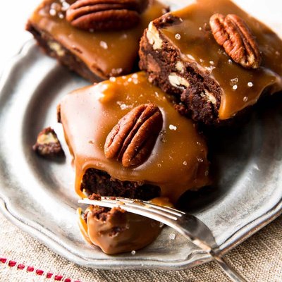 Salted Caramel Turtle Brownies 