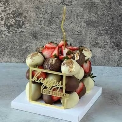 Luxury Strawberry Cake