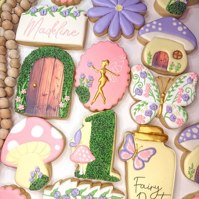 #3 „Elaborate" Custom Sugar Cookies ($102/dozen)
