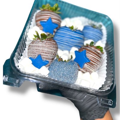 1/2 Dozen Chocolate Dipp’d Berries (DONT FORGET TO ADD YOUR CANDY TOPPINGS!🍫)