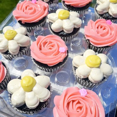 Half A Dozen Cupcake