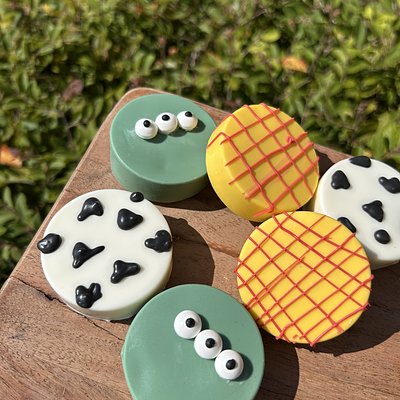 Themed Oreos (Dozen)