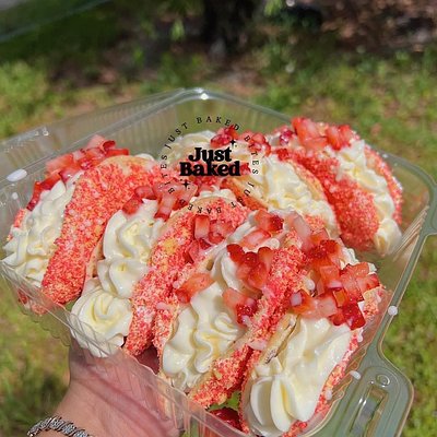 12 Deluxe Cheesecake Tacos