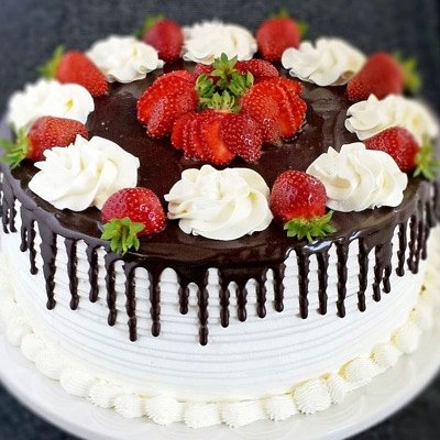 White Icing Cake With Chocolate Drip & Fresh Strawberries 10 Inch (serves 16-20)