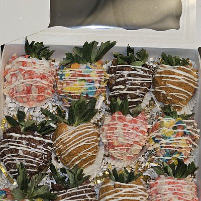 1 DZ Gourmet Toppings Strawberries 
