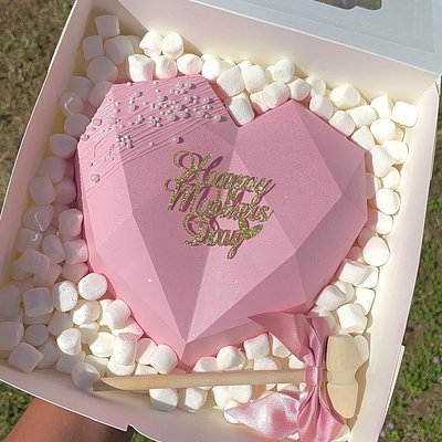 Breakable Heart & Mallet (no berries)