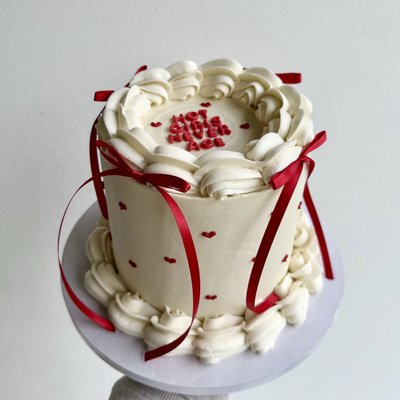 Vintage Round Cake