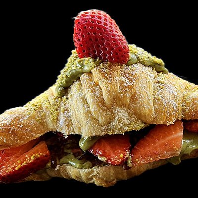 [Copy] Pistachio Strawberry Croissant