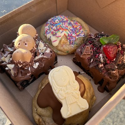 Mixed Slice/Cookie Box 🎁 - Favourites ✨