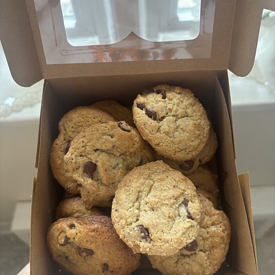 8 Pack! Browned Butter Sourdough Chocolate Chip Cookies