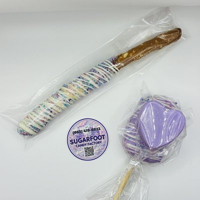 Pretzel Dipped In Chocolate (only at pop-ups shops)