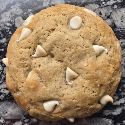 White Macadamia Cookie 
