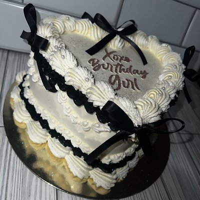 Personal 2-Layered 6" HEART Cake (Serves 4-6)