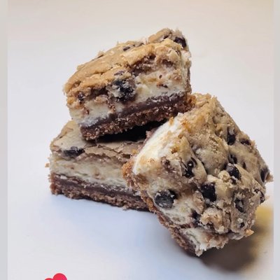 Cookie Dough Cheesecake Bars