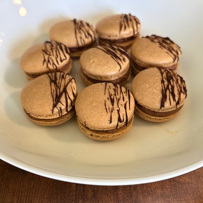 Mocha Chip Macarons 