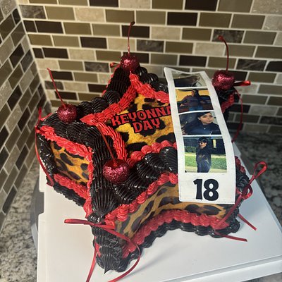 8” 2 Layer Specialty Cake