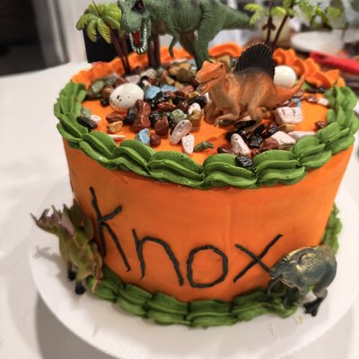 Custom Cakes 
