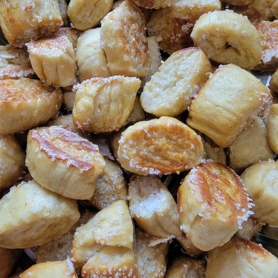 Salted Sourdough Pretzel Bites With Cheddar Cheese Dipping Sauce