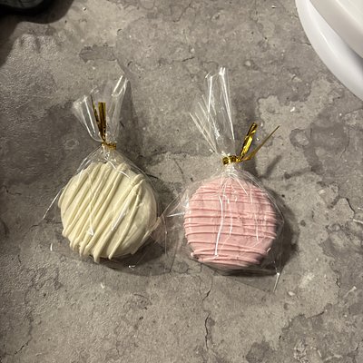  Dozen(s) Chocolate Covered Oreos 